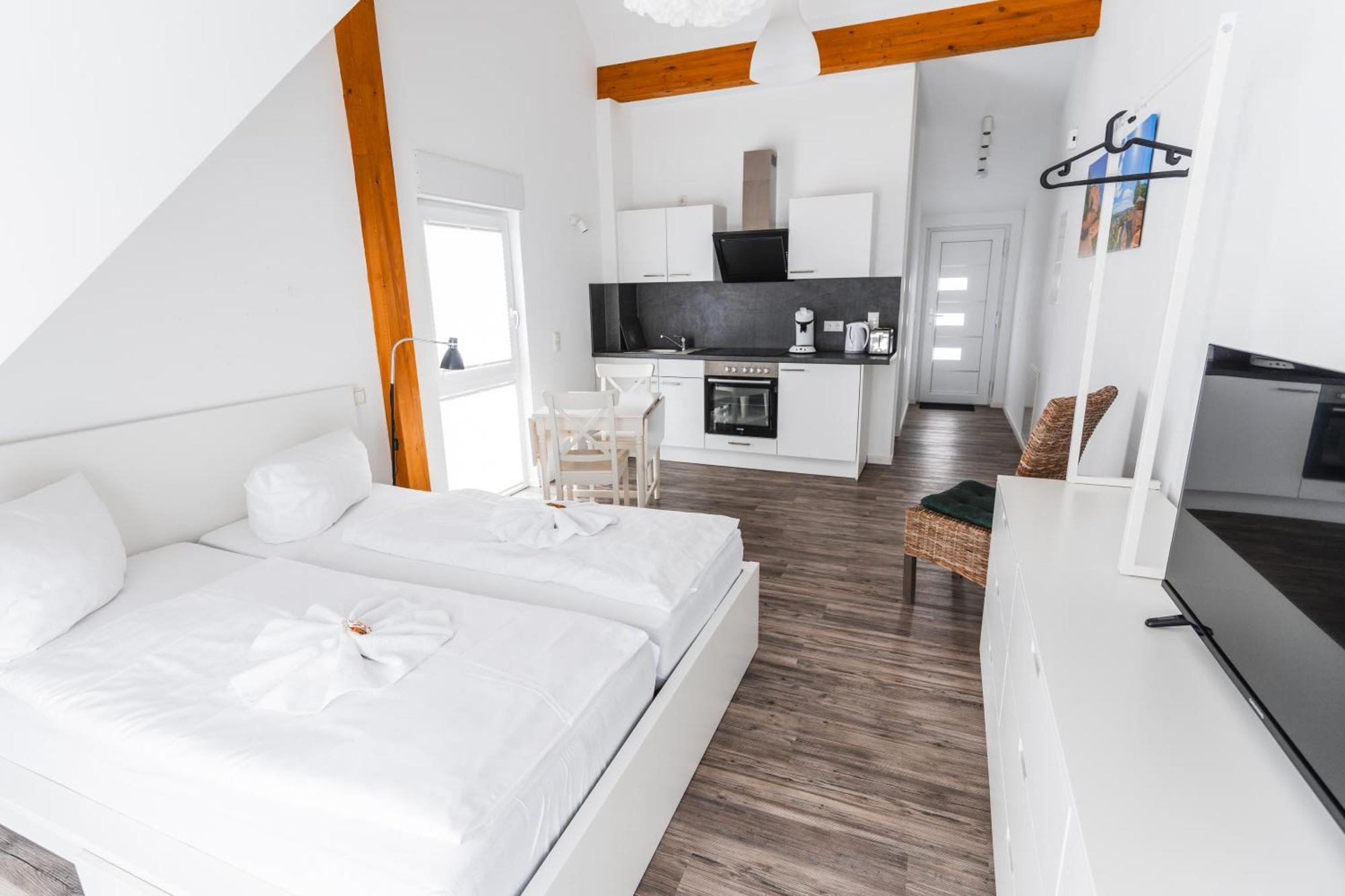 Hotel Apartments Restaurant Cala Luna Marburg Zewnętrze zdjęcie