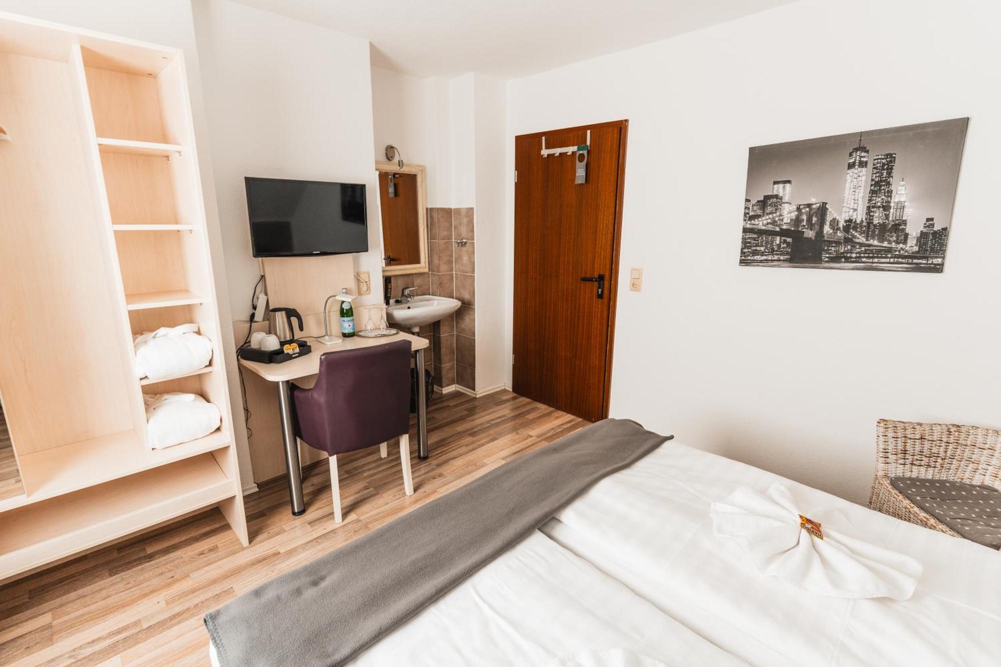 Hotel Apartments Restaurant Cala Luna Marburg Zewnętrze zdjęcie
